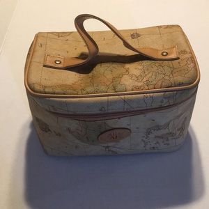 Make up bag maps
